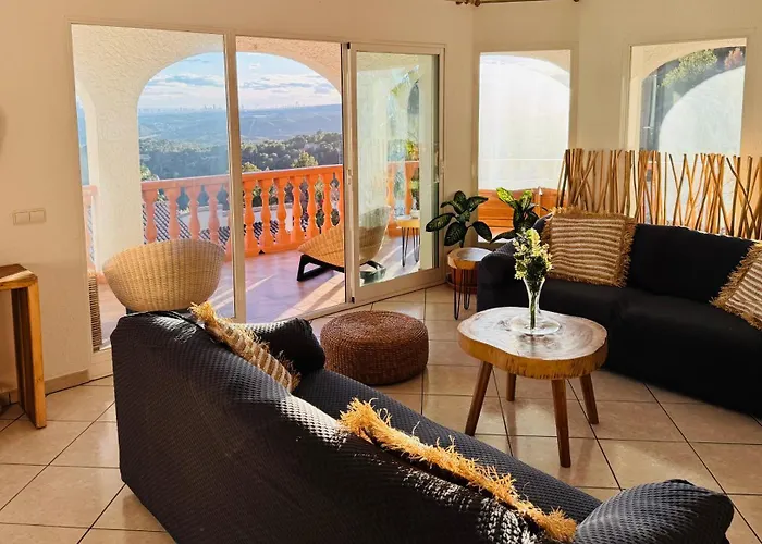 Large With Private Pool 샬레 *