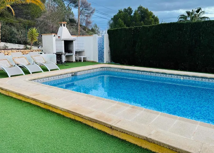 Large With Private Pool 샬레