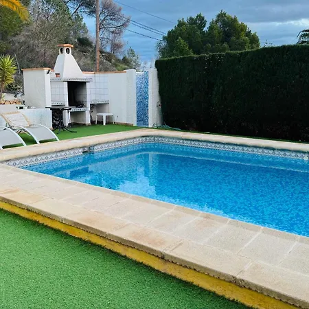 Large With Private Pool Dağ evi