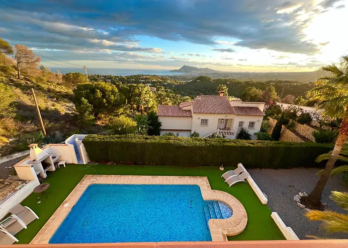 Large With Private Pool Altea